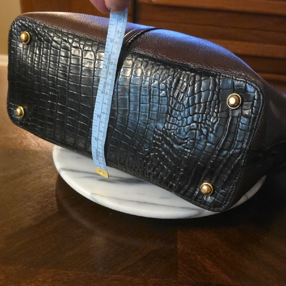 Brahmin Dark Brown and Black Leather Shoulder Bag With Gold Hareware! - Picture 10 of 17